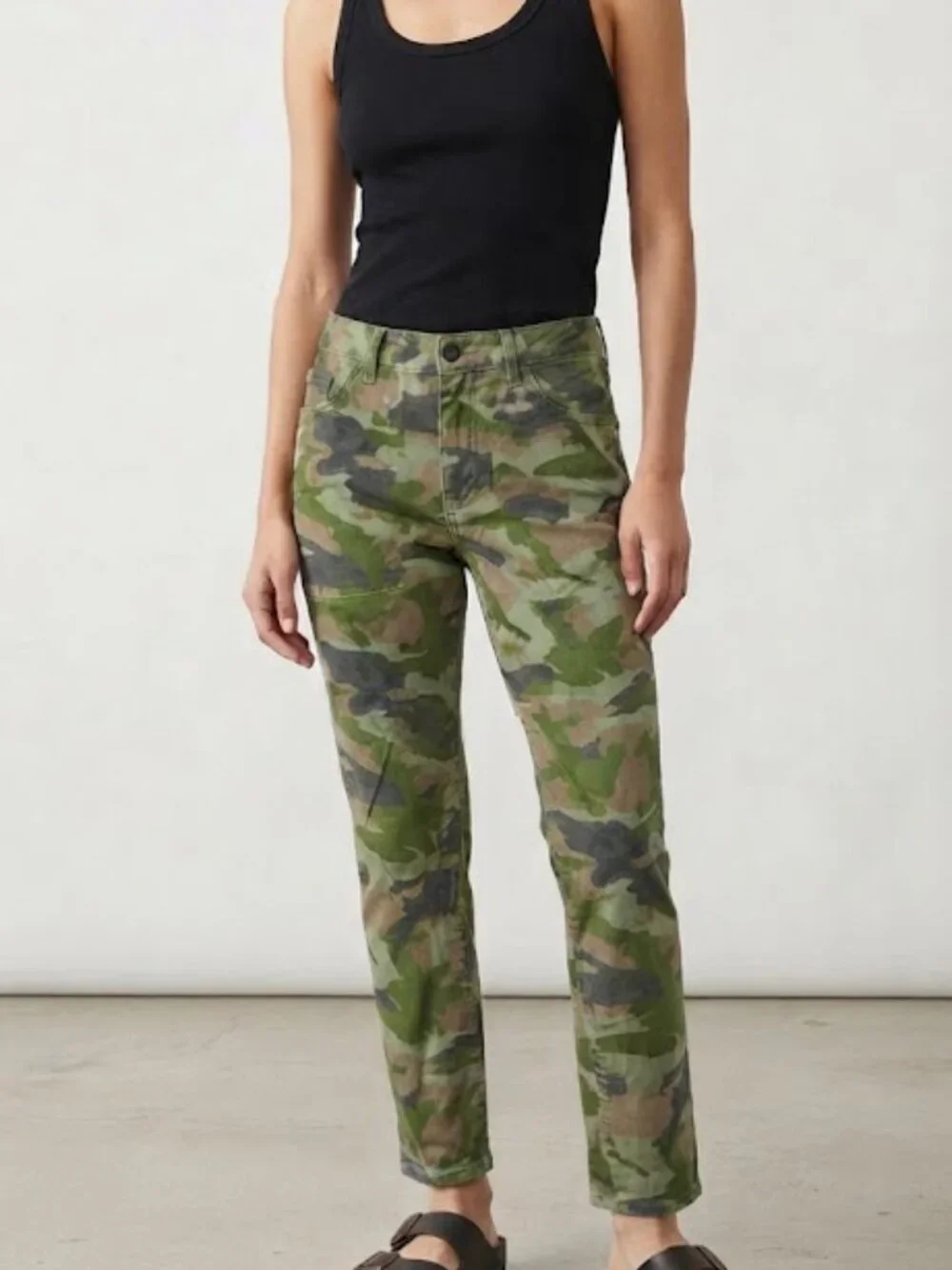 J. Crew Green Camo Utility Cargo Camp Pants Size 0. Inseam 28”